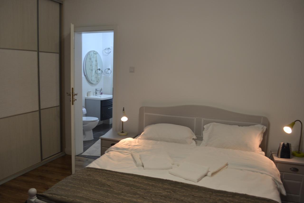 Victoria Plaza Two Bdr Apt Apartment Букурещ Екстериор снимка
